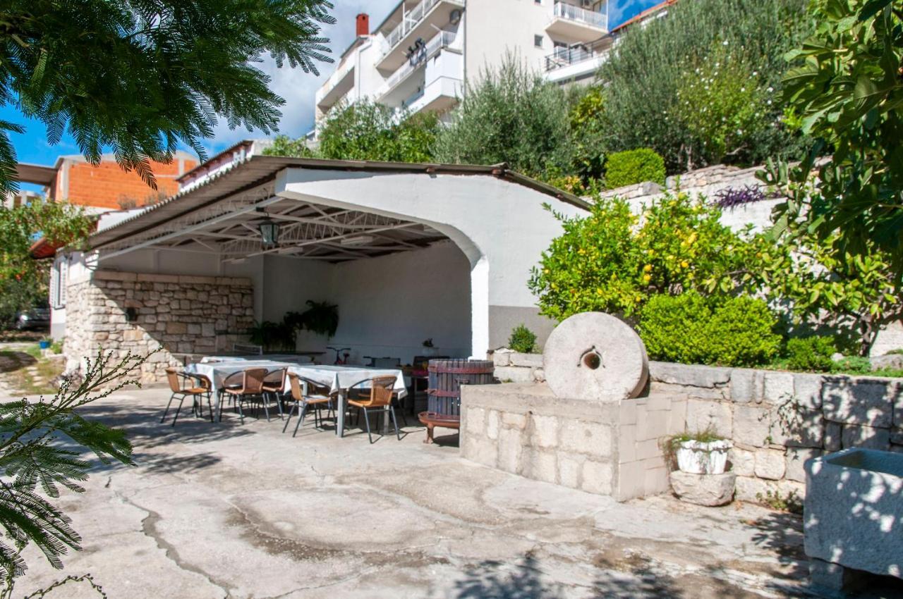 Apartments And Rooms Nikola Omiš Extérieur photo