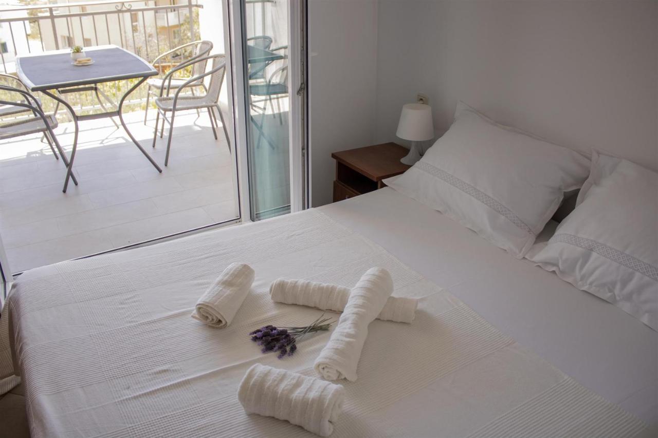 Apartments And Rooms Nikola Omiš Extérieur photo