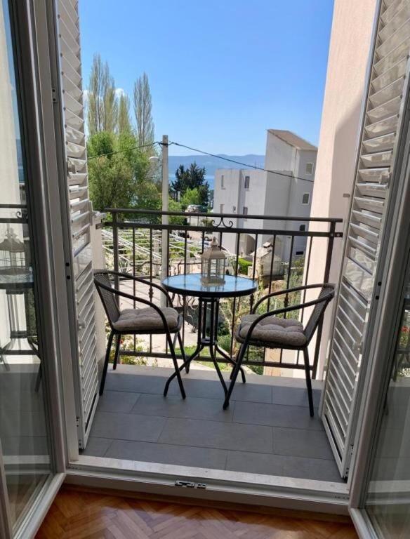 Apartments And Rooms Nikola Omiš Extérieur photo